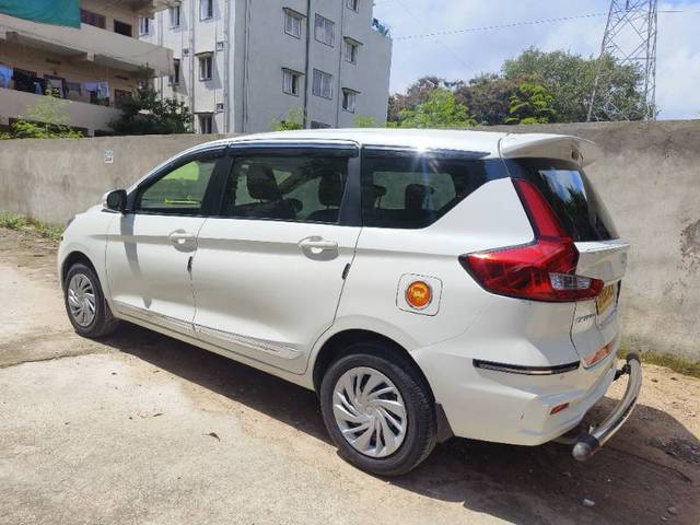 https://images10.gaadi.com/usedgaadi-sellcar/UsedCar/ea3bdff3-8dae-475e-9ef6-96c2eb72f144/8acfebe4-5cbe-4f43-9cb0-d880237aab43.jpg?imwidth=6400