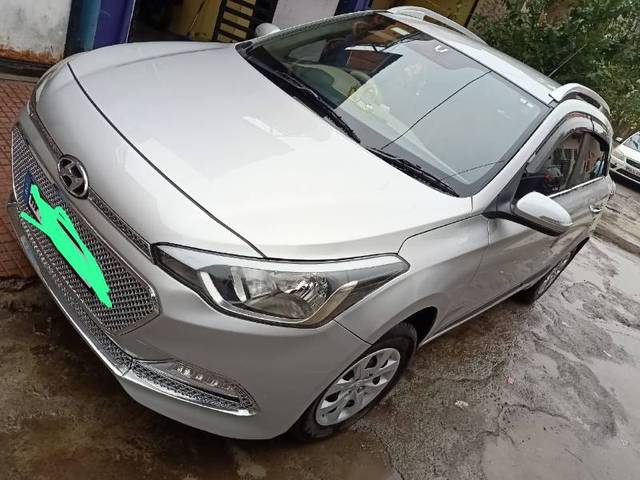 https://images10.gaadi.com/usedgaadi-sellcar/UsedCar/ea8adb1c-879b-4eab-9bb4-79745da999b3/b8d4ea3f-adbc-4ffb-9737-98b801af9b4d.jpg?imwidth=6400