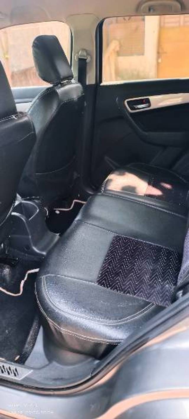 https://images10.gaadi.com/usedgaadi-sellcar/UsedCar/ea939302-7358-4767-b487-dbcb58cfa561/a2e7b5e6-6cd3-4fd2-91d0-16d39a62b9e6.jpg?imwidth=6402