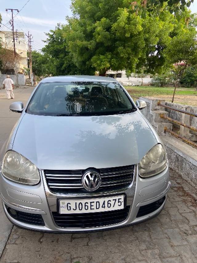 https://images10.gaadi.com/usedgaadi-sellcar/UsedCar/eab6c2d6-7b46-4fb2-acbb-accdb29febf7/230ce425-5248-488f-8b67-33b628a0e855.jpeg?imwidth=6400