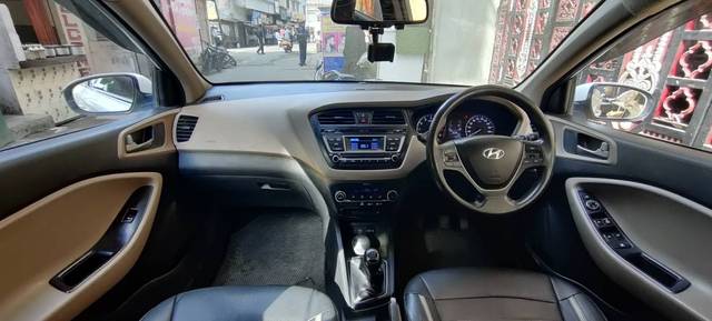 https://images10.gaadi.com/usedgaadi-sellcar/UsedCar/eb369ab0-f96a-4ccd-b21b-4be09bb0a486/740a3c1d-9230-4588-8f90-d67284b02369.jpg?imwidth=6402