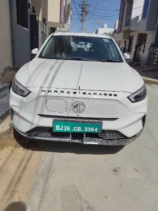 https://images10.gaadi.com/usedgaadi-sellcar/UsedCar/eb4e9245-d6cb-445c-a2e1-3783d70b5a36/357e0c4c-be66-44e9-a70b-99e6807df62c.jpg?imwidth=6400