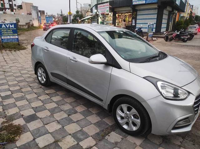 https://images10.gaadi.com/usedgaadi-sellcar/UsedCar/eb6aabd0-9c9e-42bd-bbcb-6bee8747da63/6f7839ab-6848-4bef-8c1c-bb9d83baee8d.jpg?imwidth=6401