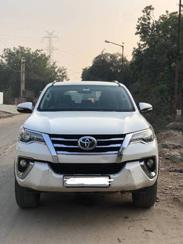 https://images10.gaadi.com/usedgaadi-sellcar/UsedCar/ebb19fa0-9ec1-47e9-a7ce-322f6445406d/6e98a667-c996-4515-bd48-ca58fdd4f258.JPG?imwidth=6400