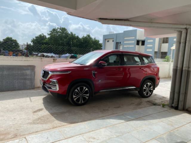 https://images10.gaadi.com/usedgaadi-sellcar/UsedCar/ec352a36-afd1-4eed-8acd-7d071419c30a/d278761e-1f09-4ff6-b2e0-2248938da95d.jpeg?imwidth=6401