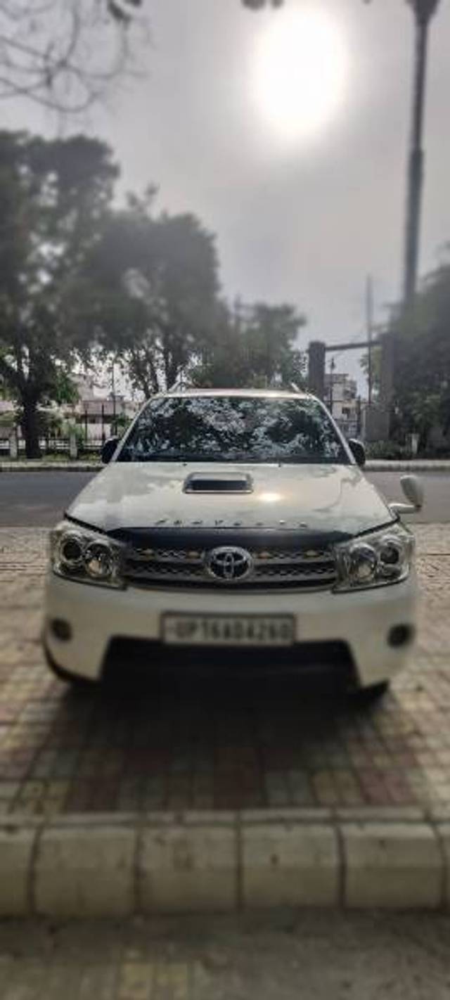 https://images10.gaadi.com/usedgaadi-sellcar/UsedCar/ec5a4924-51d6-4941-9646-3f5b804ab106/bb07e7d1-0748-4564-9f31-020bc5005301.jpg?imwidth=6400