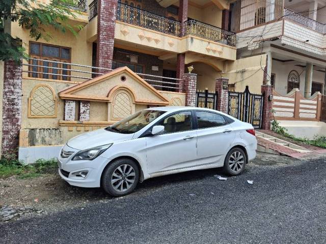 https://images10.gaadi.com/usedgaadi-sellcar/UsedCar/ec74cbac-2fdf-4192-b0b8-9705b9588fa3/4675ca94-5527-49ca-9473-3ed065d0b5a4.jpg?imwidth=6400