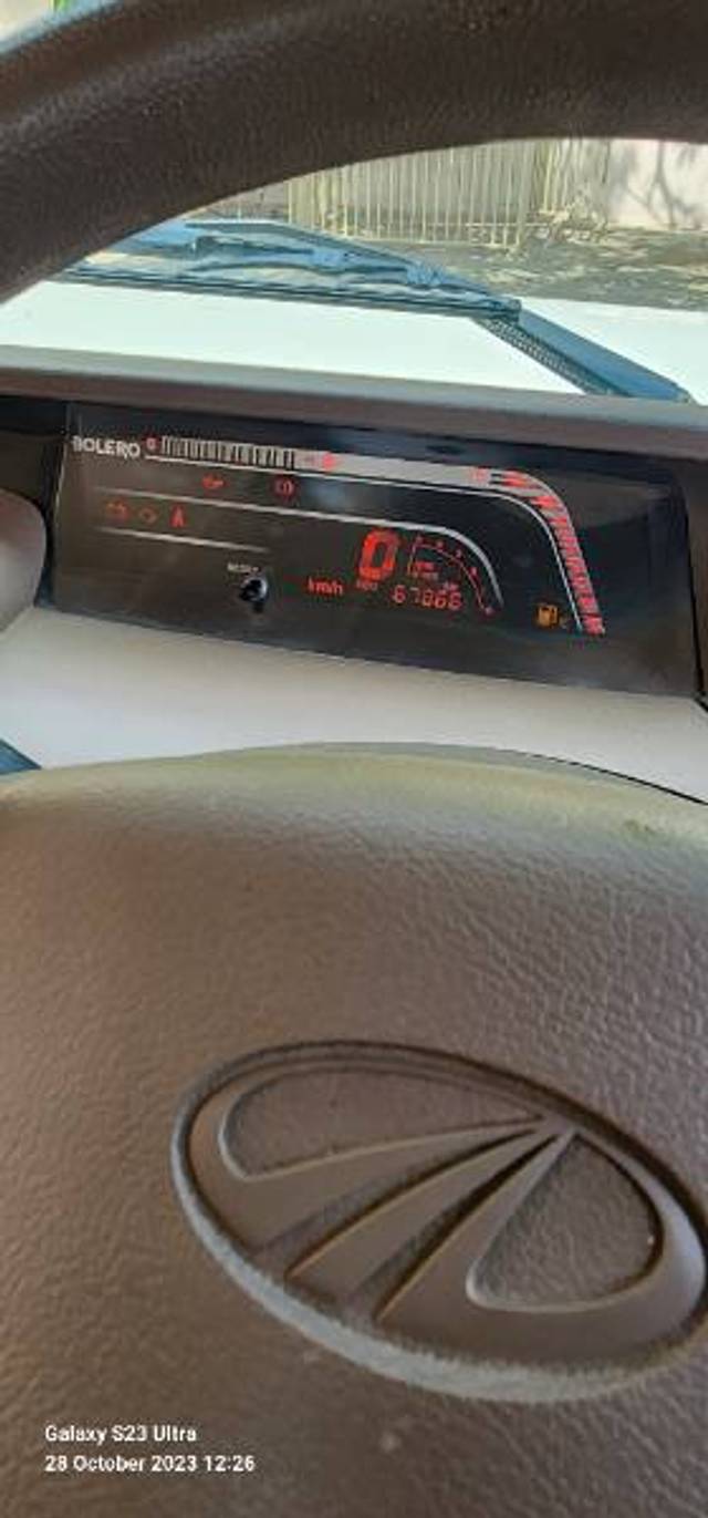 https://images10.gaadi.com/usedgaadi-sellcar/UsedCar/ecd21d0a-10f3-48f9-92f3-2739dd4a5ad5/7013e68b-b157-4511-9d84-26d482558818.jpg?imwidth=6402
