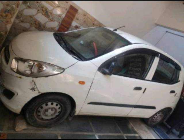 https://images10.gaadi.com/usedgaadi-sellcar/UsedCar/ed10234e-4c49-4973-b2d1-ae51e9eac1ea/9c198ad0-928e-4158-a5b1-3d3ba5d86747.jpg?imwidth=6401