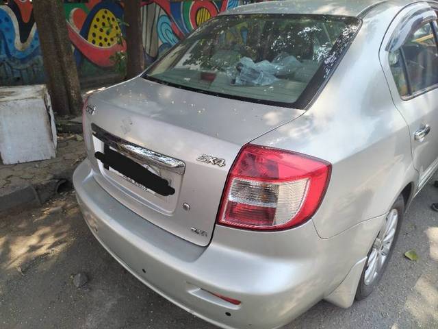 https://images10.gaadi.com/usedgaadi-sellcar/UsedCar/ed1d6d44-0d8e-4bd3-a6bd-2073bce3d3c9/50d6c04a-5b19-415f-8056-8b5fa5ffc155.jpg?imwidth=6401