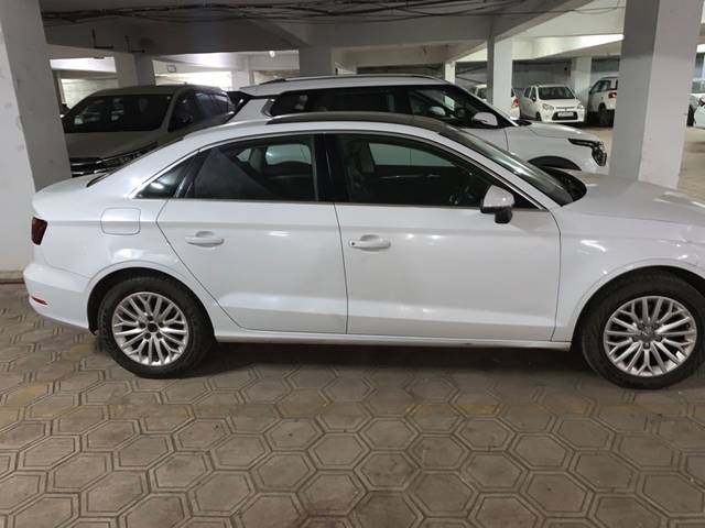 https://images10.gaadi.com/usedgaadi-sellcar/UsedCar/ed43b0d9-0059-4215-ba84-193487d91546/9e9b1fe1-5ab5-4ba2-8571-c367e0097428.jpeg?imwidth=6401