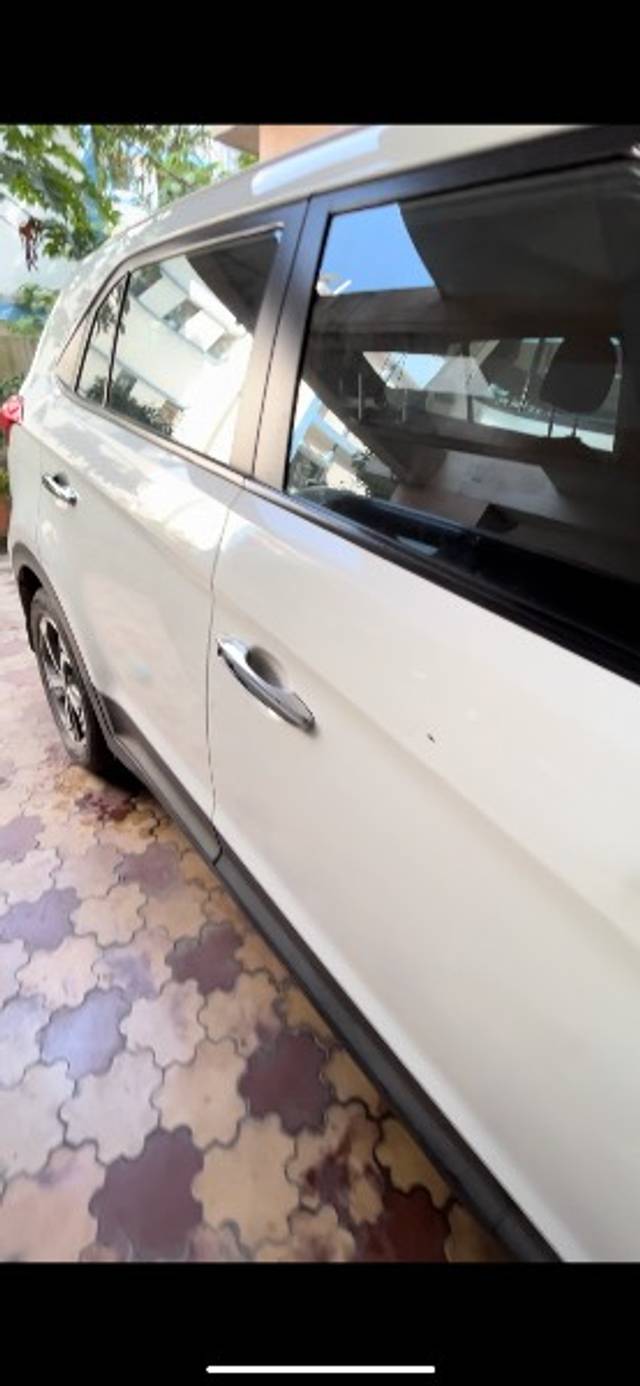 https://images10.gaadi.com/usedgaadi-sellcar/UsedCar/edba4626-7b2d-4005-a3d2-cb0be2adf0b4/32f4cb78-398d-48e6-bb08-0550dd196849.png?imwidth=6402