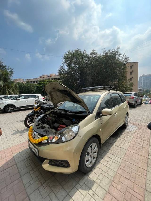 https://images10.gaadi.com/usedgaadi-sellcar/UsedCar/edfeafac-61cb-495a-92dd-ca049f929bea/4515fa00-76e9-4535-a52f-29e391153f1d.jpeg?imwidth=6400