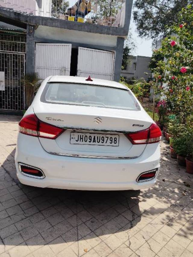 https://images10.gaadi.com/usedgaadi-sellcar/UsedCar/ee676850-fa24-4f56-8d88-d7448ad5411e/2e7301d3-072e-4dcc-86d4-e1b2dd63e45f.jpg?imwidth=6401