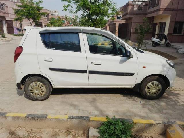 https://images10.gaadi.com/usedgaadi-sellcar/UsedCar/eef7b066-6e3c-49b2-9712-4fd7c4515f4e/39121d4c-7bdd-4f99-990e-63ba47ecb9f3.jpg?imwidth=6401