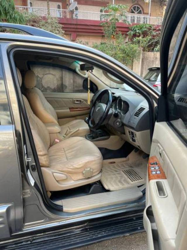 https://images10.gaadi.com/usedgaadi-sellcar/UsedCar/ef5005f5-496e-4576-b19a-7740a405316c/ca98504c-1aba-41c8-880a-4861d5ca59bf.jpg?imwidth=6402