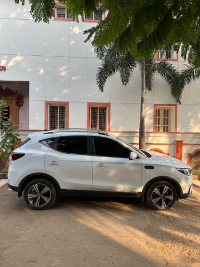 https://images10.gaadi.com/usedgaadi-sellcar/UsedCar/ef82c71c-4585-4418-8dc6-0229f05f0147/d3816c06-52a3-4afa-9325-99464a6e17f4.jpeg?imwidth=6401