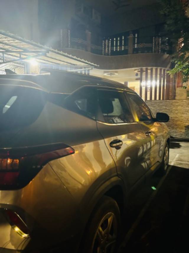 https://images10.gaadi.com/usedgaadi-sellcar/UsedCar/ef922765-a516-413a-918e-9838db1f5cb4/8c3de93f-ab03-46a7-9c66-73e5cfd6d11d.jpeg?imwidth=6401