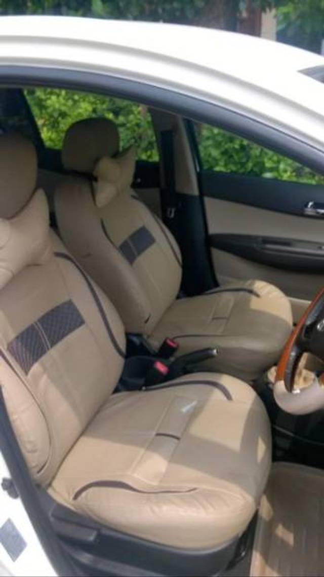 https://images10.gaadi.com/usedgaadi-sellcar/UsedCar/efa6fbb2-9437-4310-890f-b77767e56ca2/9314982d-8e03-48ff-8b5f-68675e907748.jpg?imwidth=6401