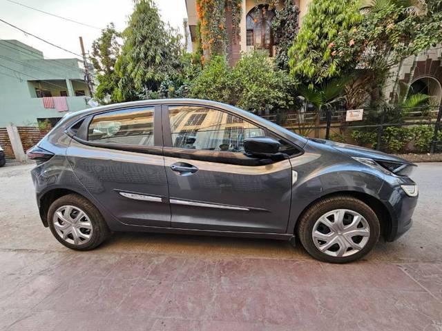 https://images10.gaadi.com/usedgaadi-sellcar/UsedCar/efc0961e-47f4-422b-af3e-5ab2ffeed0df/7eb2e189-1b56-4df7-804a-5719a0157581.jpg?imwidth=6401