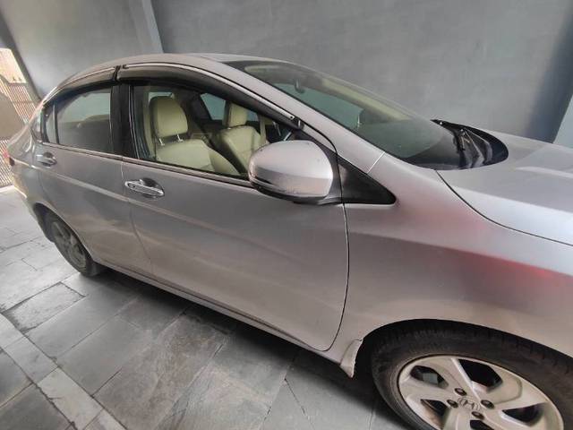 https://images10.gaadi.com/usedgaadi-sellcar/UsedCar/efce384c-931b-4f71-a99a-a117ddd27d8d/dc260301-a360-48f8-825f-2008cde91410.jpg?imwidth=6401