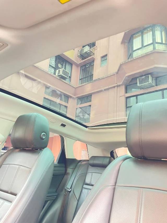 https://images10.gaadi.com/usedgaadi-sellcar/UsedCar/eff7c0f2-7b61-401c-8675-b97a6096cdfd/b677567d-1e47-4440-a252-e6ed4efae396.jpeg?imwidth=6401