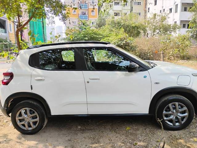 https://images10.gaadi.com/usedgaadi-sellcar/UsedCar/eff9f1b4-2c21-49aa-b5f8-4ee1fc127da5/f0b12bbf-f581-4b1a-9c27-6ded44c778f2.jpg?imwidth=6402