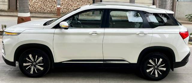 https://images10.gaadi.com/usedgaadi-sellcar/UsedCar/f000a8ef-4b25-4f8b-8300-b5ec54792eaf/32d99ec6-95e0-486e-8e16-14b399551bf2.jpeg?imwidth=6402