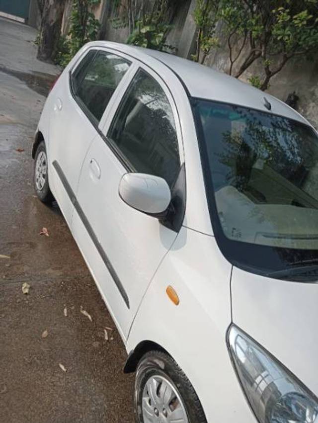 https://images10.gaadi.com/usedgaadi-sellcar/UsedCar/f0032151-bee0-4b82-8143-25c0554b7ee9/333eb6b5-152a-4b35-b80a-e2fcaeca51f8.jpg?imwidth=6401