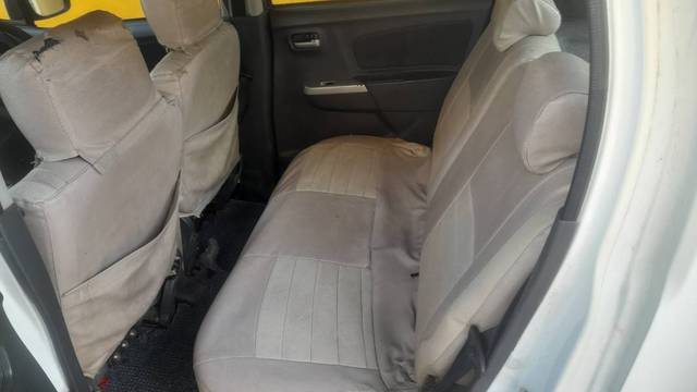 https://images10.gaadi.com/usedgaadi-sellcar/UsedCar/f05503ab-1259-4f89-9b0d-fa2983d46ad4/4a5300ac-8c10-4e05-99bd-c856b12bb8cf.jpg?imwidth=6402