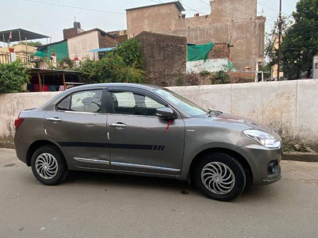 https://images10.gaadi.com/usedgaadi-sellcar/UsedCar/f05d739b-1dee-4db1-874a-f17f10878de9/656345ea-ad2e-4ebc-b357-076db01e1c43.jpg?imwidth=6401