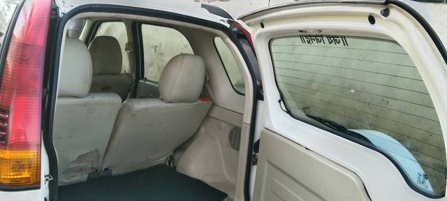https://images10.gaadi.com/usedgaadi-sellcar/UsedCar/f0929e2a-0b5f-4ff2-8334-e6f32cf6ff7d/d45885e3-77cb-42e4-9319-093c91573c49.jpg?imwidth=6401