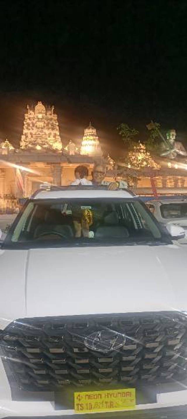 https://images10.gaadi.com/usedgaadi-sellcar/UsedCar/f0c3e4a9-7acf-4f08-bce4-bb2c78aa93e3/e848a252-6f37-47d3-ac9e-ea88f9d2553b.jpg?imwidth=6400