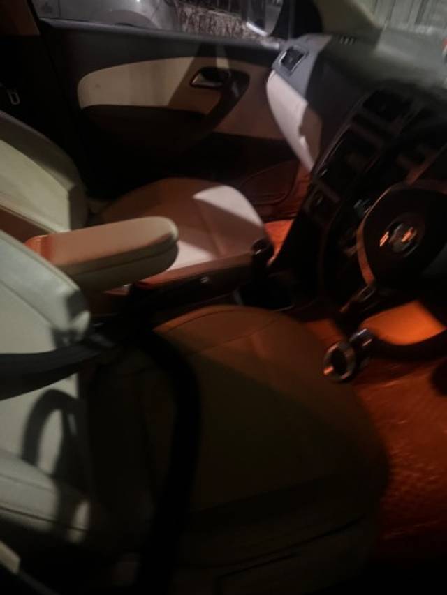 https://images10.gaadi.com/usedgaadi-sellcar/UsedCar/f160d9bf-66af-496b-a864-6dbc78225ca3/56163f02-d31c-4a02-9f98-3bc61193e5d9.jpeg?imwidth=6402