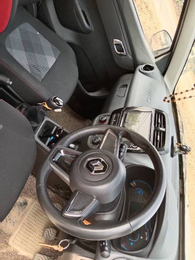 https://images10.gaadi.com/usedgaadi-sellcar/UsedCar/f16df5c8-f596-49cc-8578-b851aae807ed/99e0d5e2-35f9-4bfb-b6e8-be42097dcacc.jpg?imwidth=6402