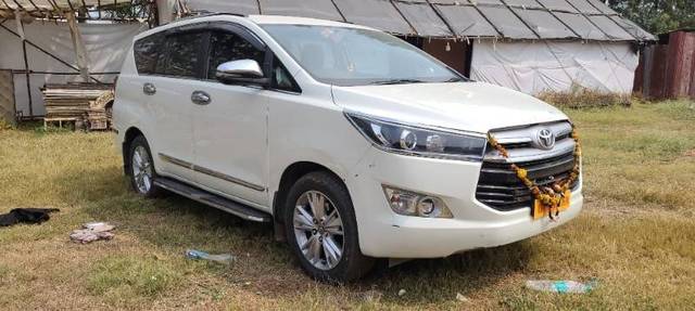 https://images10.gaadi.com/usedgaadi-sellcar/UsedCar/f1e96dfb-b233-4799-8c6f-2ec0e0fcc8d9/63ccb8a2-26e3-4745-9674-a9121e9a2f60.jpg?imwidth=6400