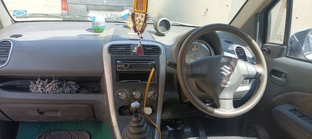 https://images10.gaadi.com/usedgaadi-sellcar/UsedCar/f20ece07-76ee-4e3d-9820-7ec39e636660/416676ab-bfe4-43d1-8a6e-d5d6eca8f0fe.jpg?imwidth=6400