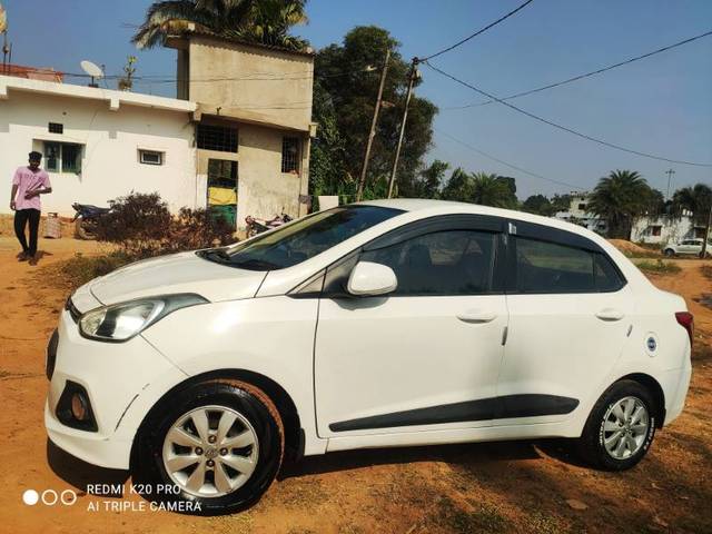 https://images10.gaadi.com/usedgaadi-sellcar/UsedCar/f2128dbd-6d36-4ecc-bc1c-862d5f53a1cc/05ecca12-4cd7-4936-9f80-cdd177f639f1.jpg?imwidth=6400