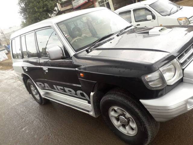 https://images10.gaadi.com/usedgaadi-sellcar/UsedCar/f2140b0a-c9cf-4b36-81af-174cef8e643d/97bf0070-8758-4529-a486-4bc84488552e.jpg?imwidth=6400