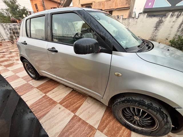 https://images10.gaadi.com/usedgaadi-sellcar/UsedCar/f21bfb2e-1a56-4a29-b9d0-bd34390e35fa/58648e7e-b433-4c39-8268-265c2185555d.jpeg?imwidth=6402