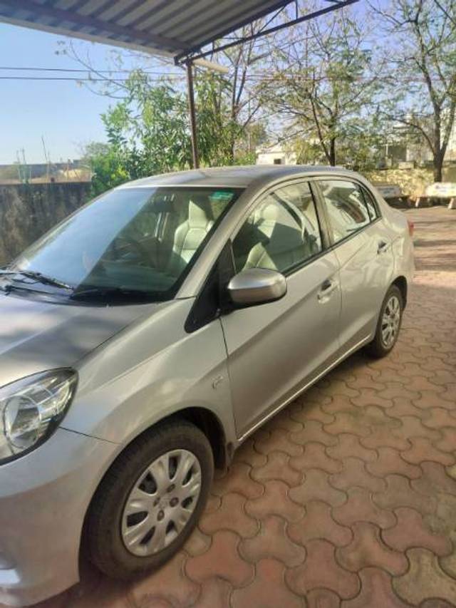 https://images10.gaadi.com/usedgaadi-sellcar/UsedCar/f25bc1cb-3adb-427c-b943-d30b1f648104/2c2fc180-0260-4a5c-afbf-35da550070bf.jpg?imwidth=6400