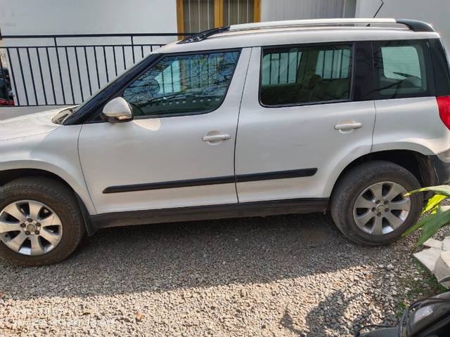 https://images10.gaadi.com/usedgaadi-sellcar/UsedCar/f29e125a-697d-4146-a6ba-2f9d23f2c938/7dde2480-5251-495f-beef-72e881a69628.jpg?imwidth=6402