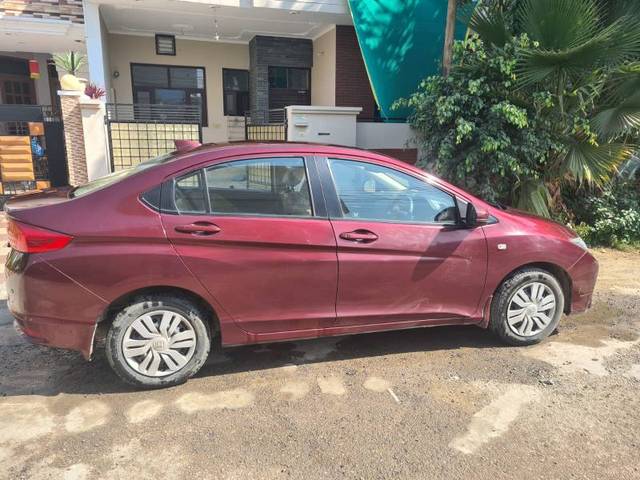 https://images10.gaadi.com/usedgaadi-sellcar/UsedCar/f2a5f746-87ff-4b69-9c4d-f4ba0d909c7a/b4902d3c-8bde-46cb-b465-34dc87a3a900.jpg?imwidth=6400