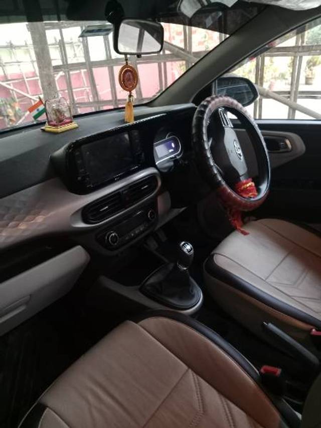 https://images10.gaadi.com/usedgaadi-sellcar/UsedCar/f2d403d7-eba6-4255-aad7-74c616c5aa9d/28542056-885f-4523-9d3e-2c7d0237f793.jpg?imwidth=6401