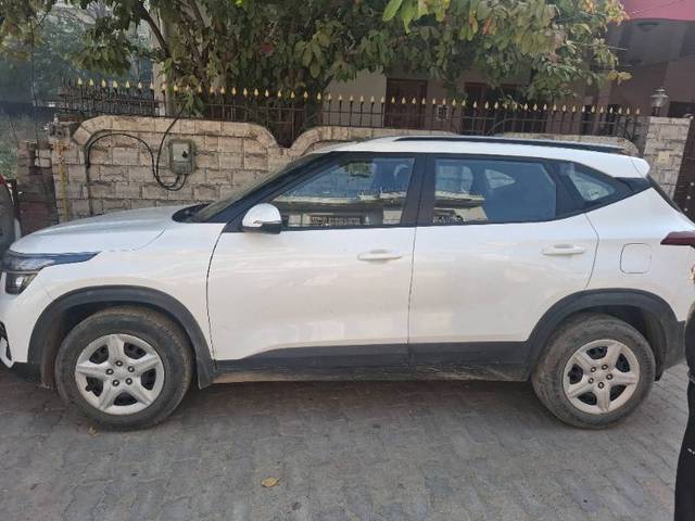 https://images10.gaadi.com/usedgaadi-sellcar/UsedCar/f30c6530-9ac6-40f0-901c-f5248c3fc73d/ff839729-bb9a-46b8-a13e-56d989526de3.jpg?imwidth=6402