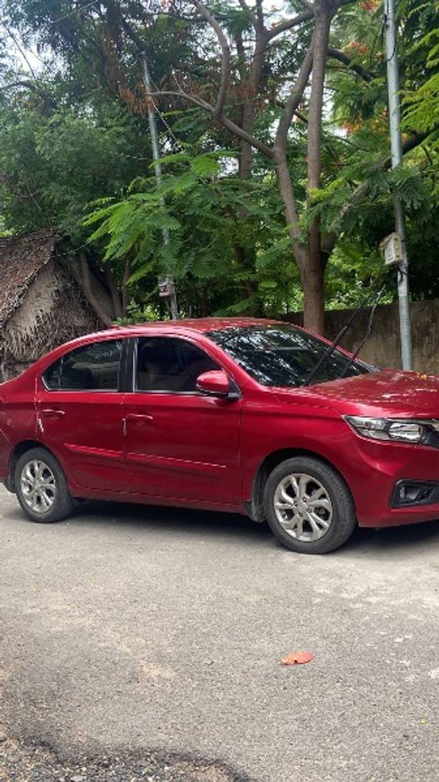 https://images10.gaadi.com/usedgaadi-sellcar/UsedCar/f3559612-02b6-4d4b-a702-fe27a2f4c5ab/079e8a7b-d923-49d6-b88d-41ef1f4cff6b.jpeg?imwidth=6400
