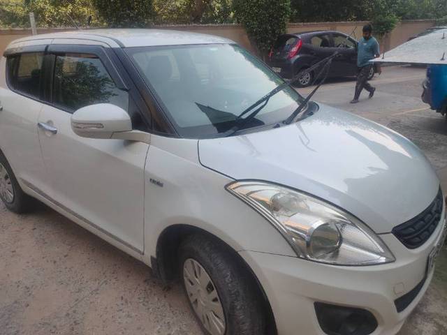 https://images10.gaadi.com/usedgaadi-sellcar/UsedCar/f397b036-0f57-4915-b00b-07db1e142473/6340db33-d6f8-4bba-ba46-fbc170b25269.jpg?imwidth=6400