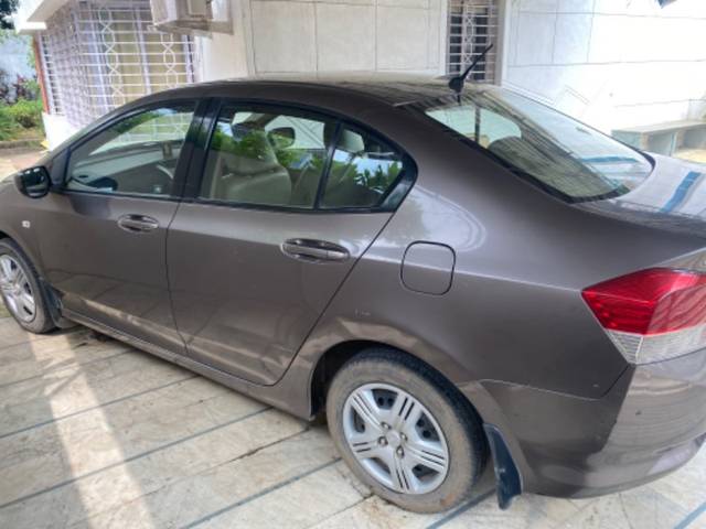 https://images10.gaadi.com/usedgaadi-sellcar/UsedCar/f3e29d50-b972-4061-9688-5f2e71acb1f6/875e3652-5987-4d40-97c9-4057430095b8.jpg?imwidth=6402