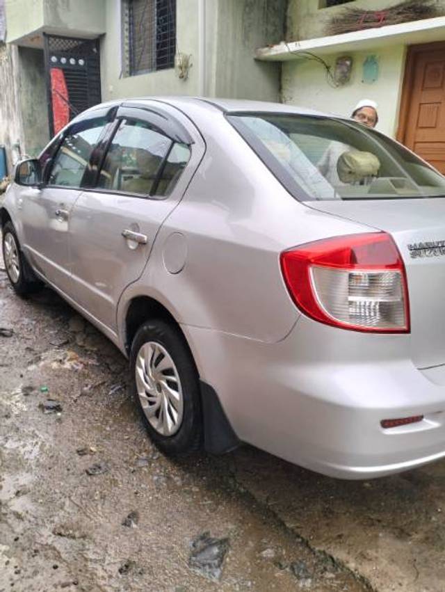 https://images10.gaadi.com/usedgaadi-sellcar/UsedCar/f3f8242f-e457-4a3d-be35-26a23d298c90/86bf3a83-be08-4357-b5e4-a23a85d0ec48.jpg?imwidth=6400