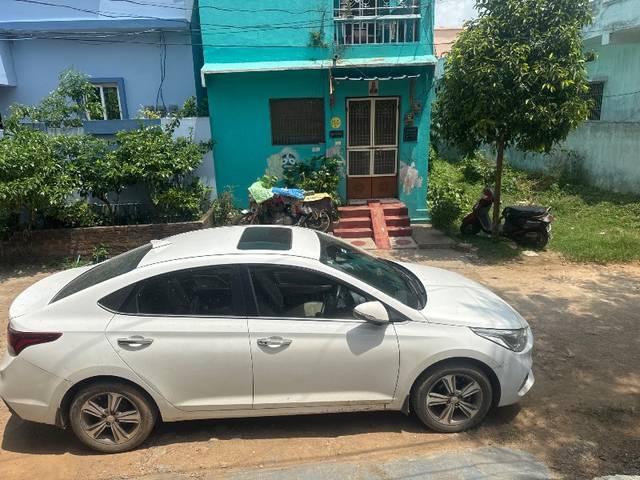 https://images10.gaadi.com/usedgaadi-sellcar/UsedCar/f4231342-06c9-46d4-8867-db2dba2396ba/ec26a415-fc04-46a7-91cc-2a90496c7313.jpg?imwidth=6401